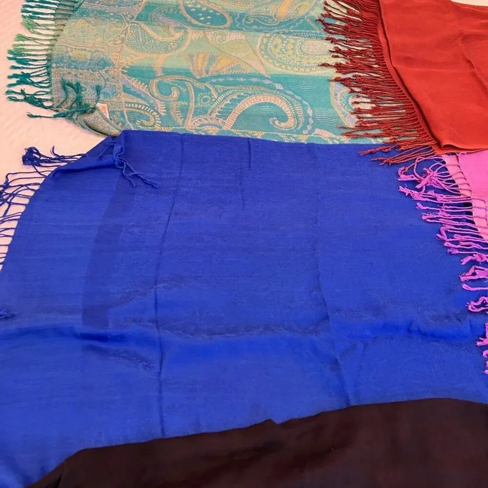 WOMEN's Scarves/Wraps, LOT OF 5